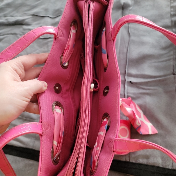 Pink Purse - Picture 4 of 4